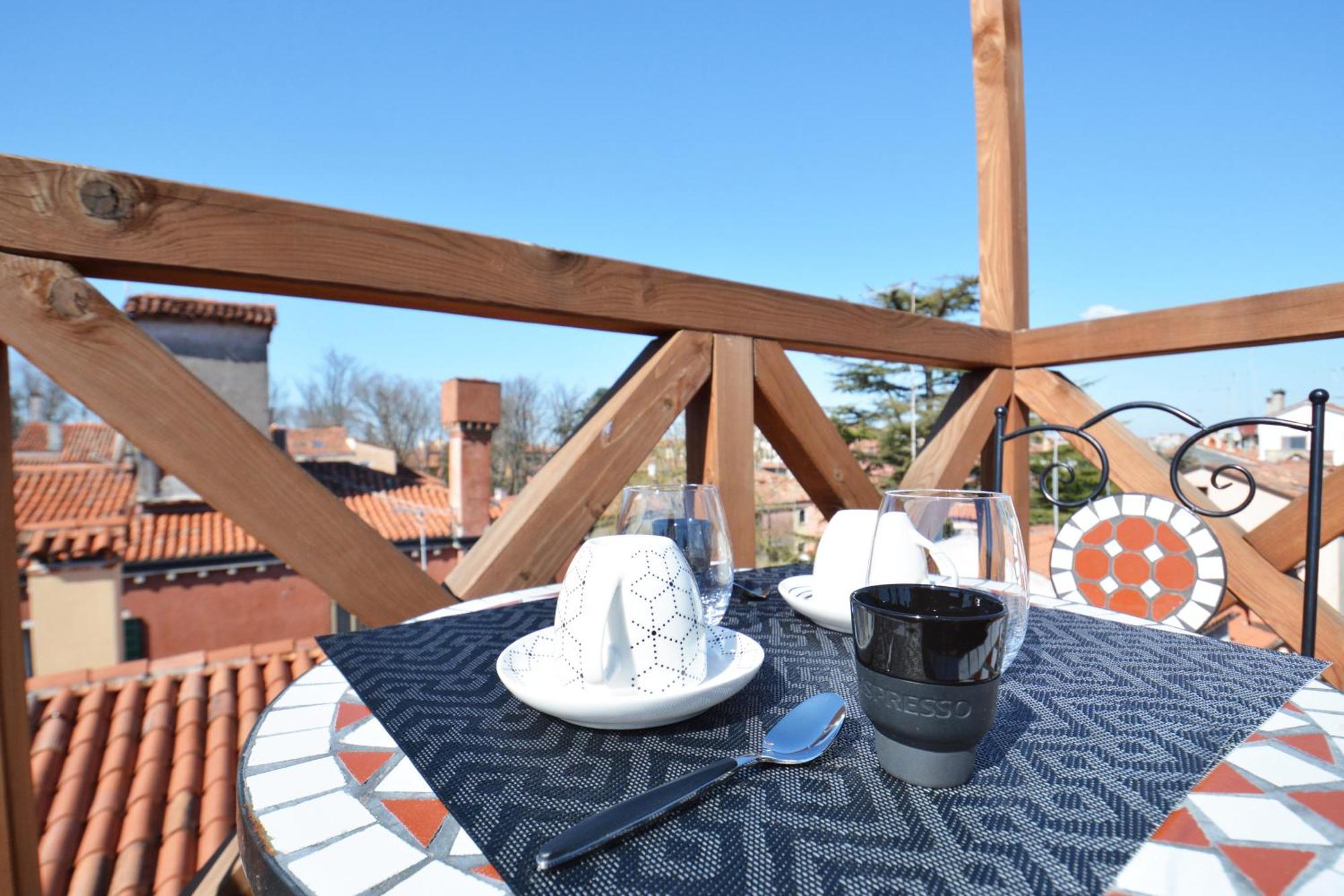 Apartament - Biennale 1 - 2 - 3 *