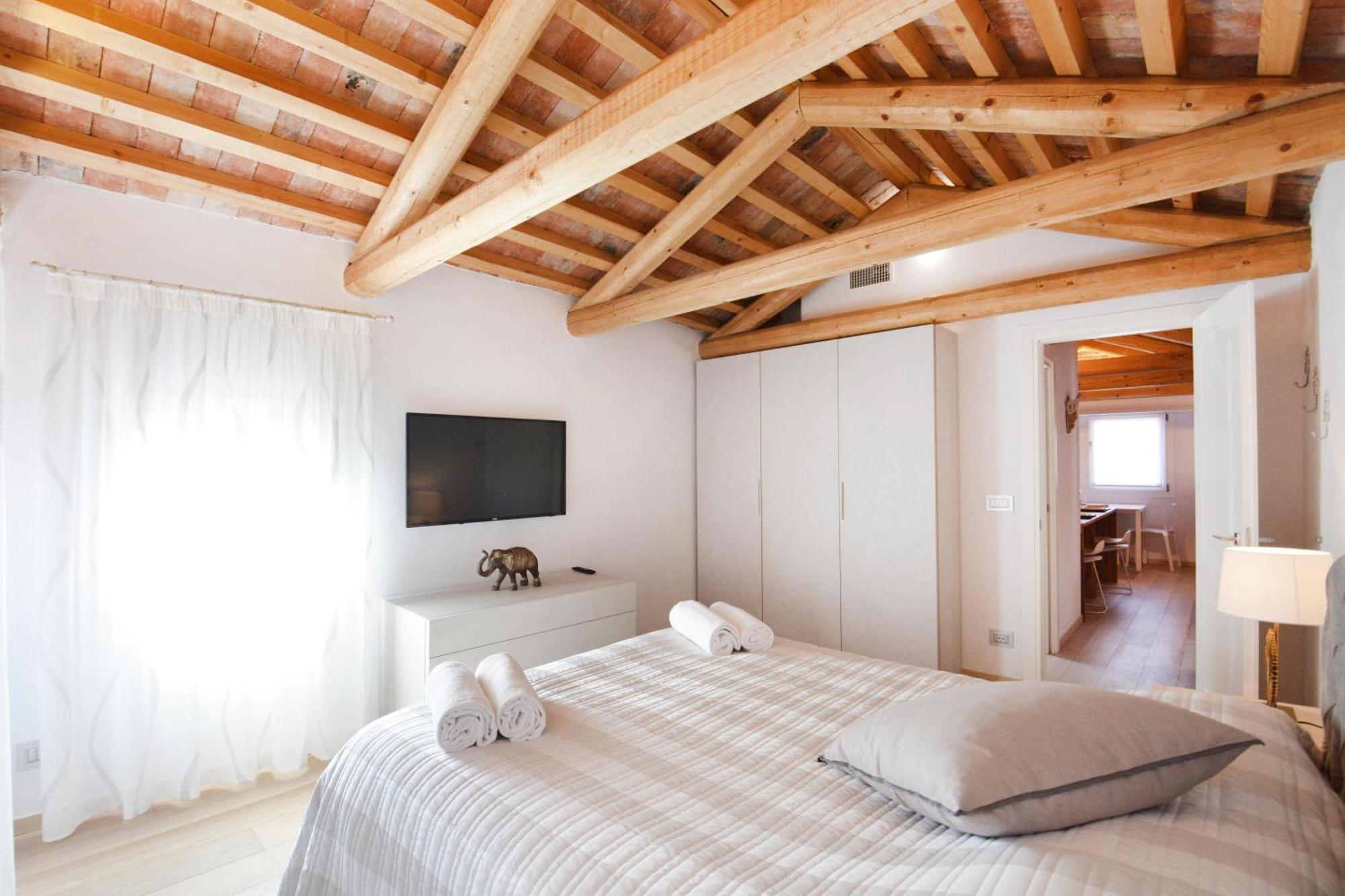 Apartament - Biennale 1 - 2 - 3