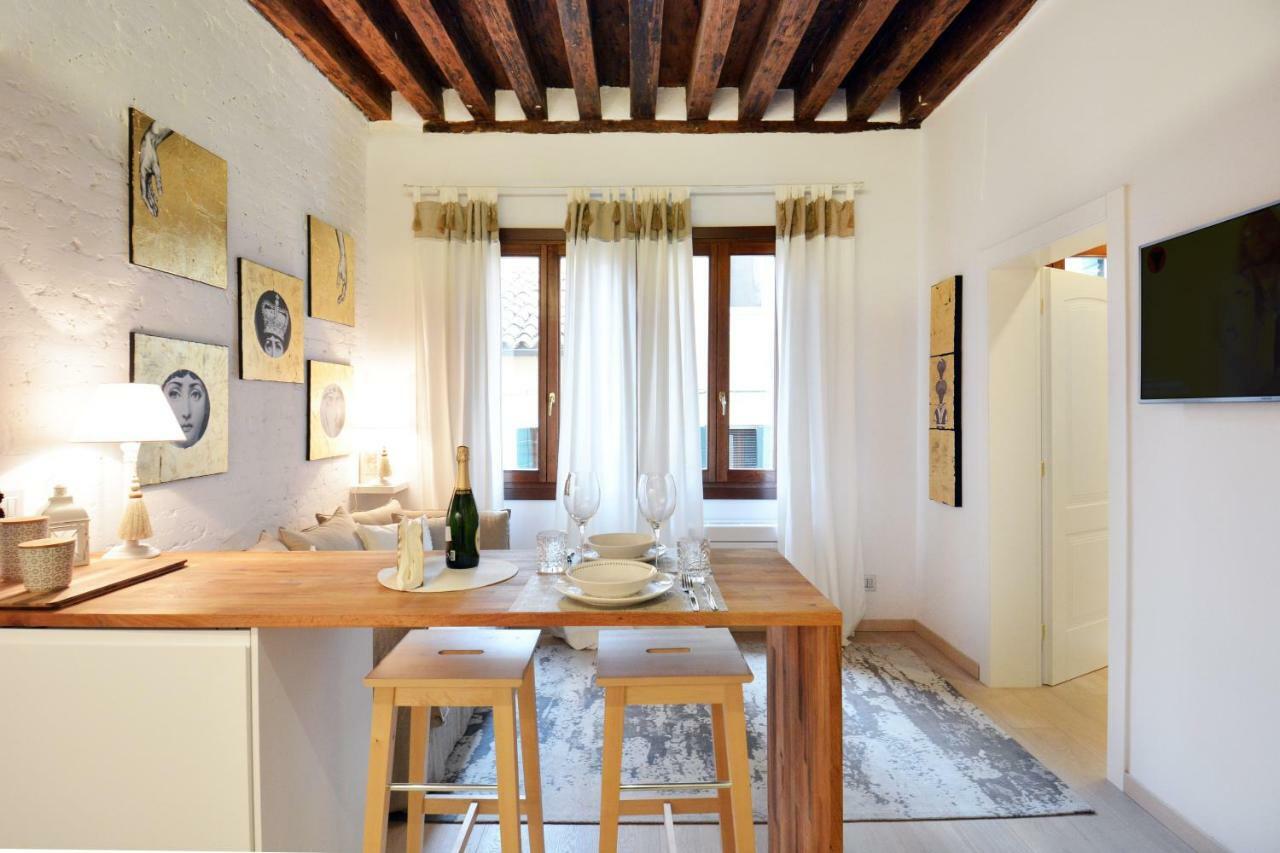 Apartament - Biennale 1 - 2 - 3