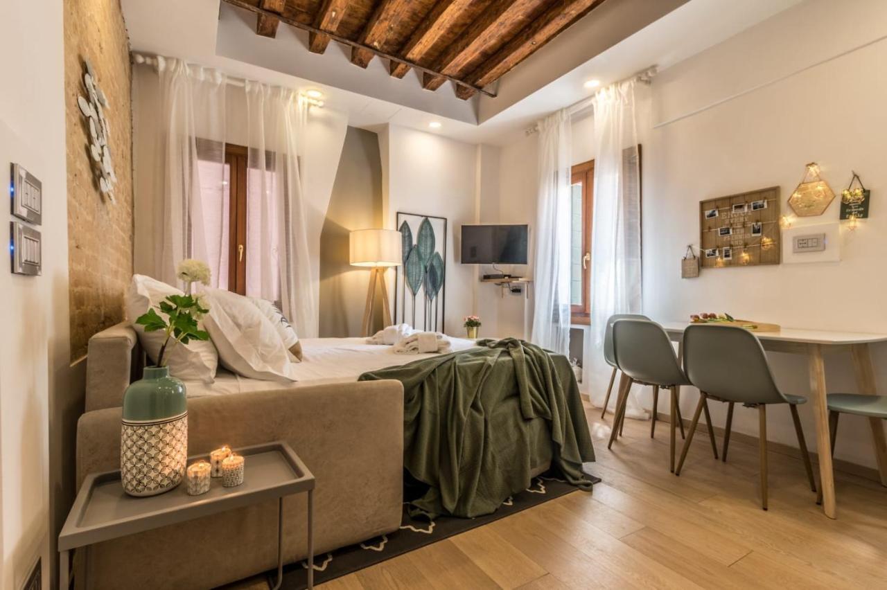 Apartament - Biennale 1 - 2 - 3
