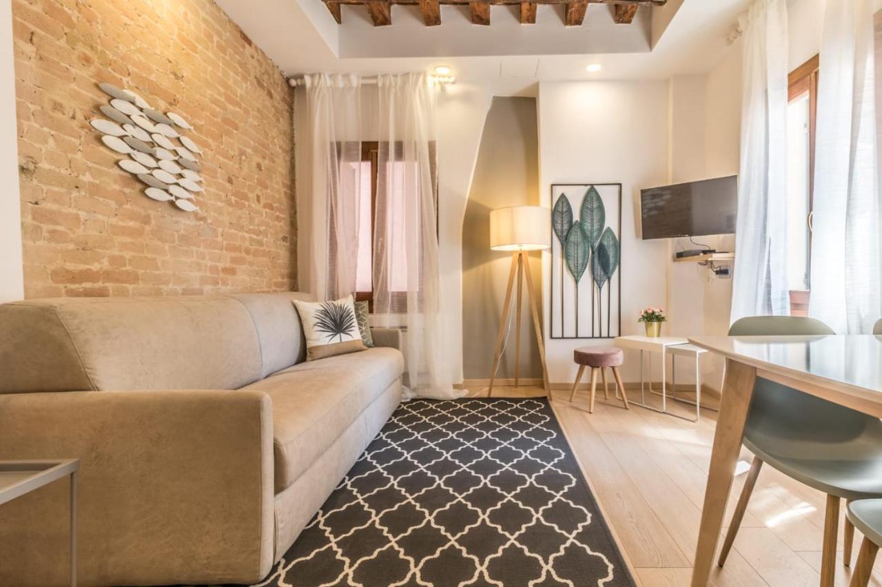 - Biennale 1 - 2 - 3 Apartament *